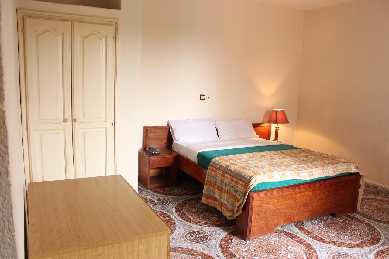 Meumi Palace Yaoundé Eksteriør bilde