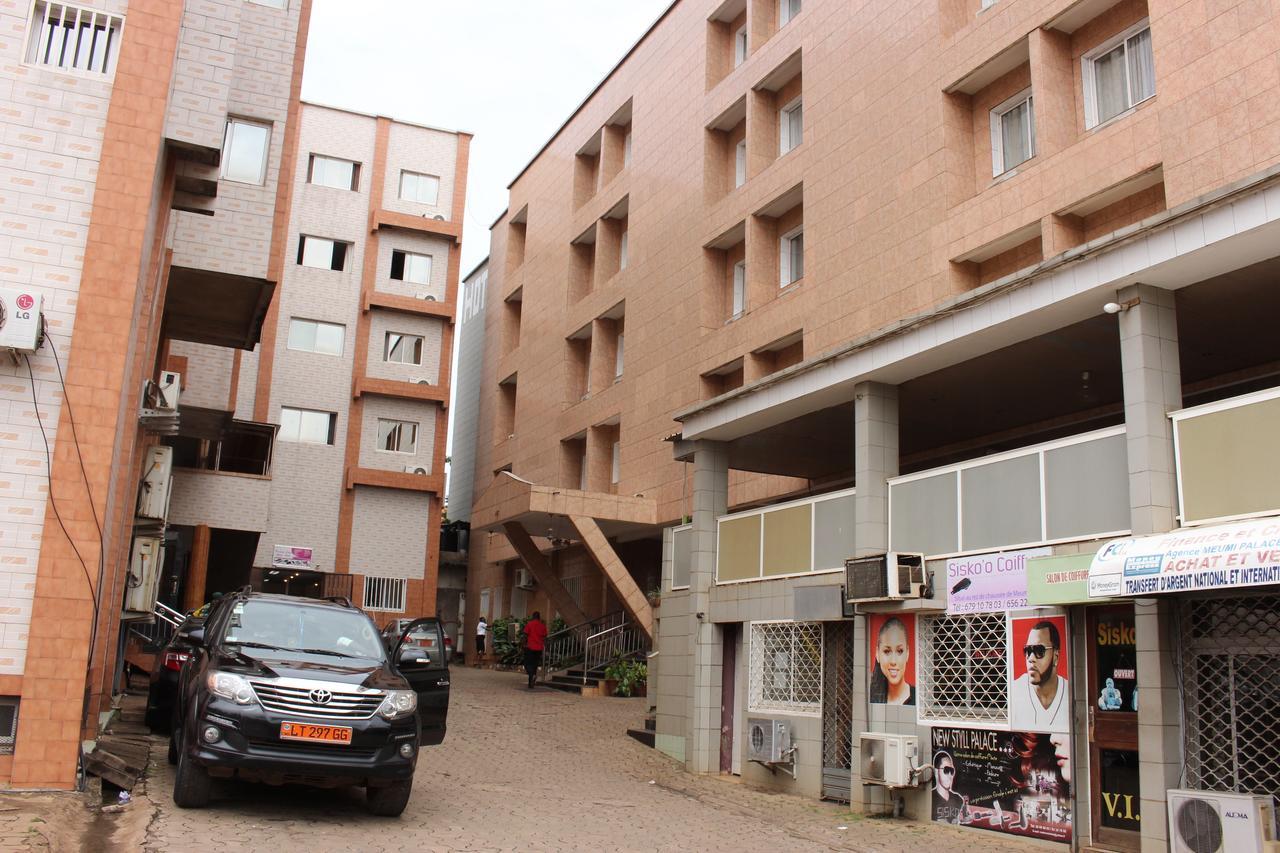 Meumi Palace Yaoundé Eksteriør bilde