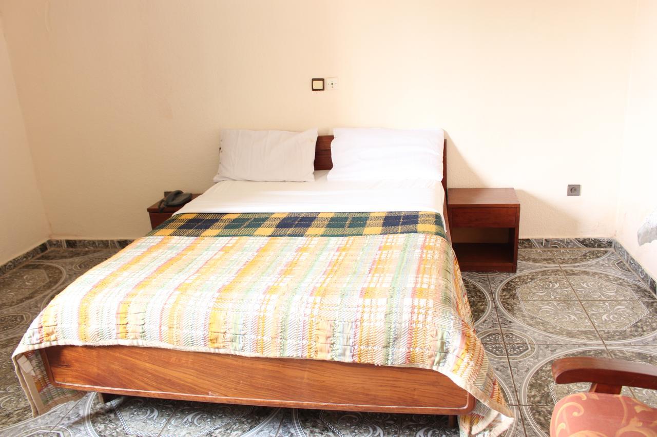 Meumi Palace Yaoundé Eksteriør bilde