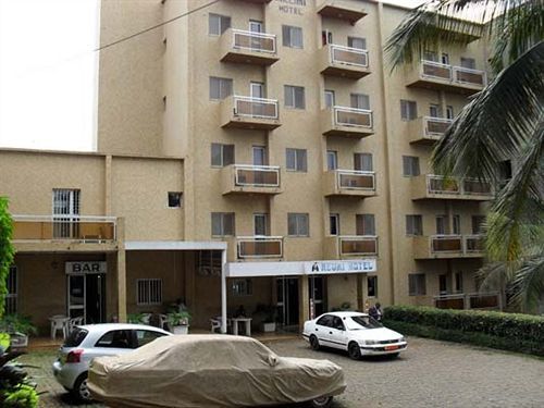 Meumi Palace Yaoundé Eksteriør bilde